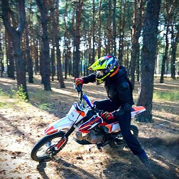 Прокат мотоциклов эндуро Moto-Niko мотоциклист на эндуро николаев украина